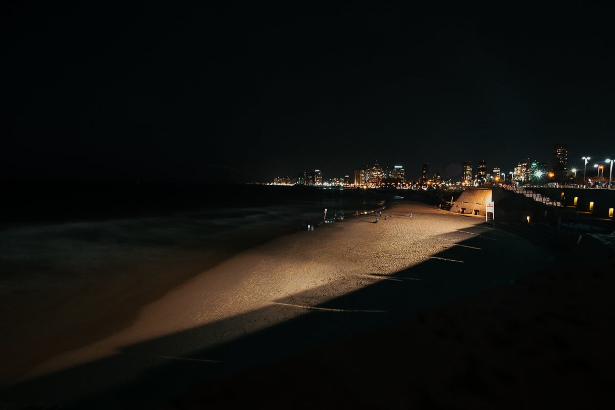 Tel Awiw Jaffa Stare Miasto plaża nocą